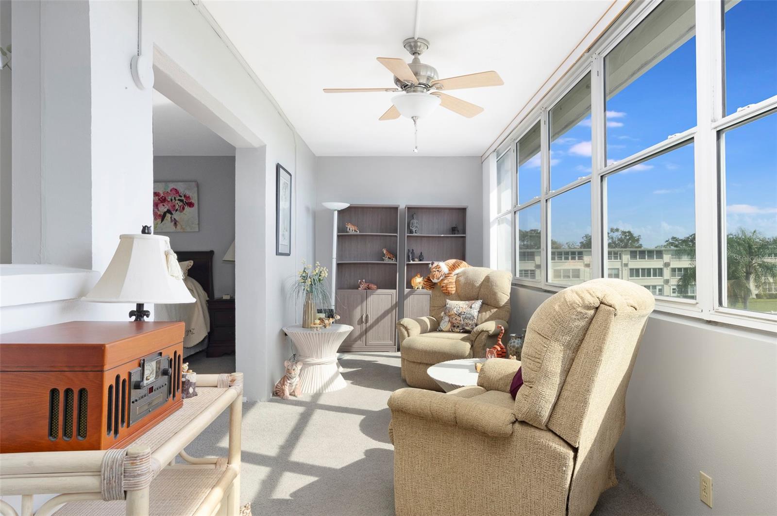 GATEWAY SQUARE APTS - Residential