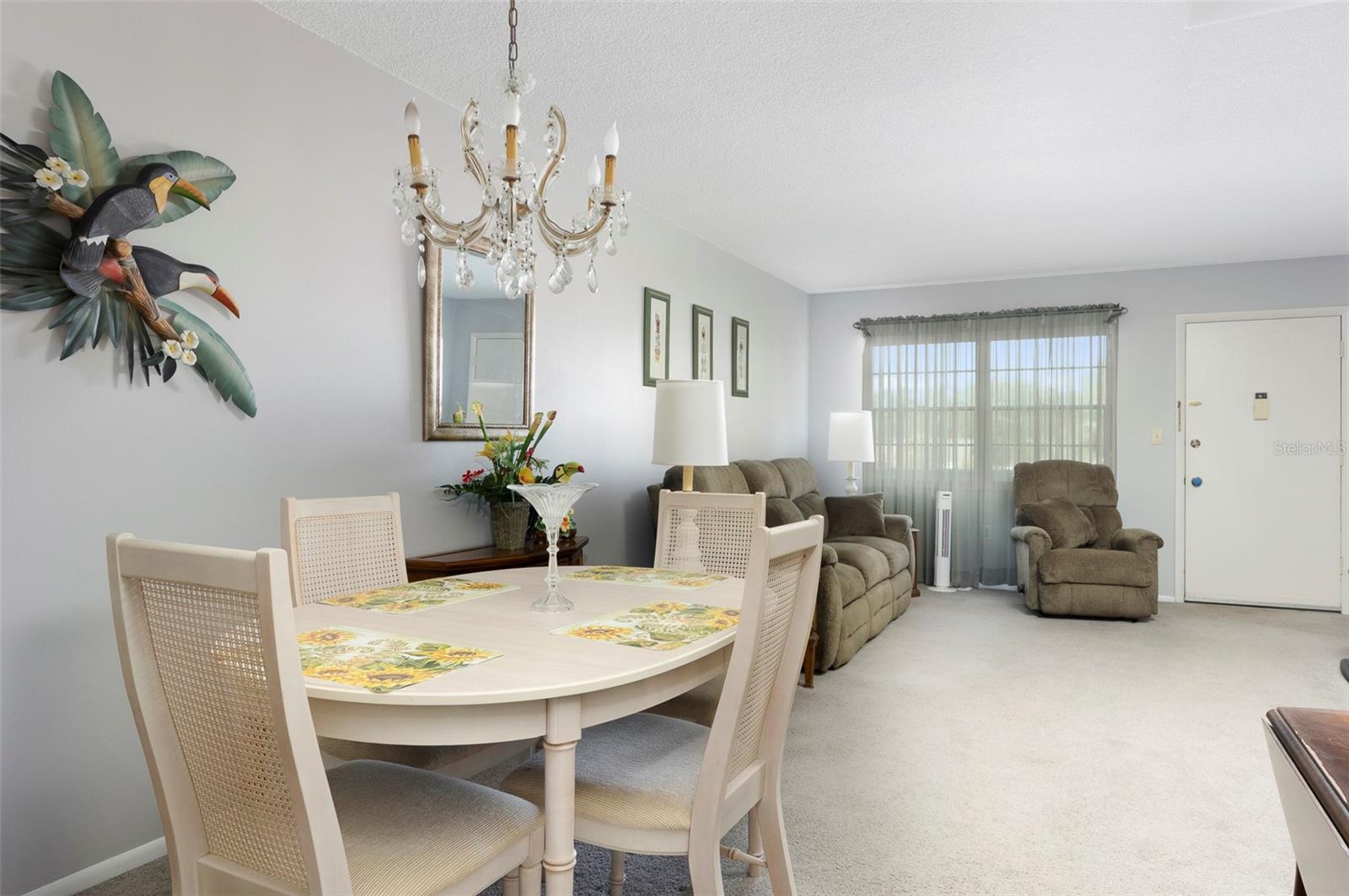 GATEWAY SQUARE APTS - Residential