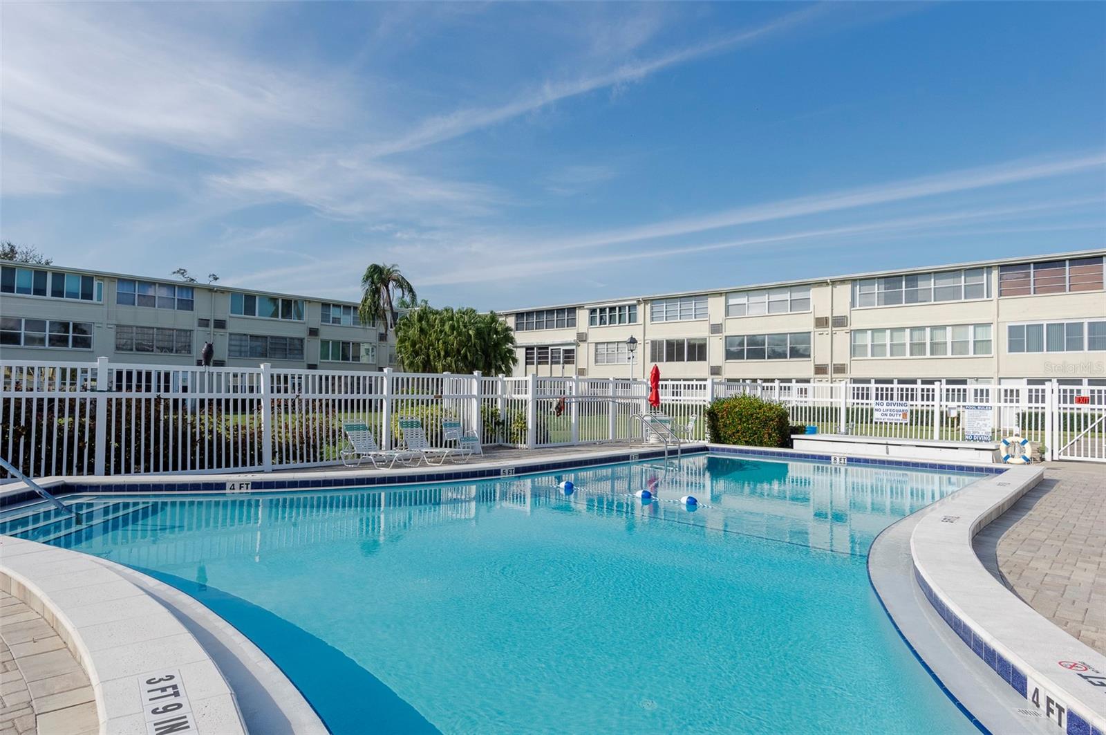 GATEWAY SQUARE APTS - Residential