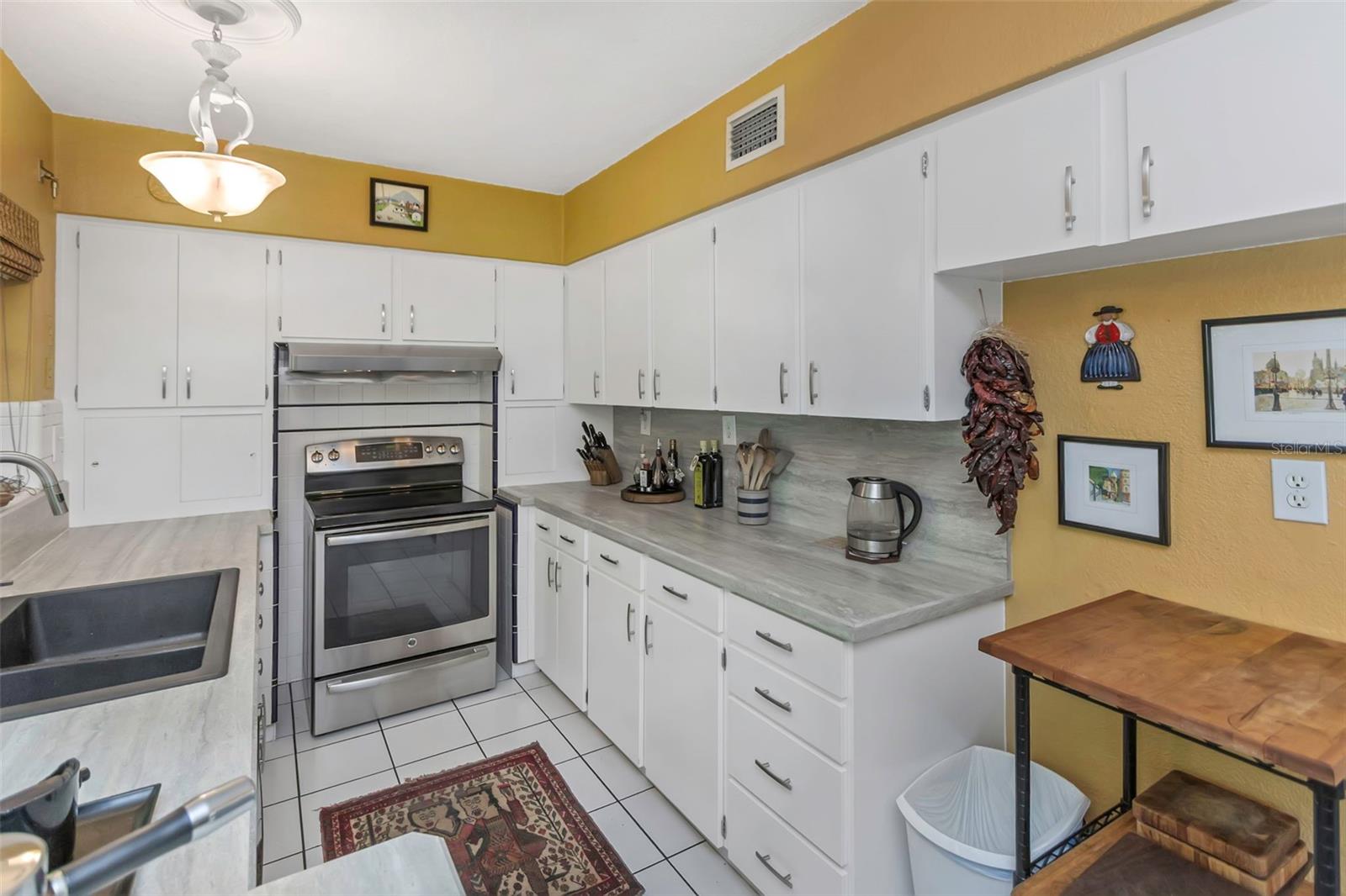 BELLEAIR ESTATES - Residential