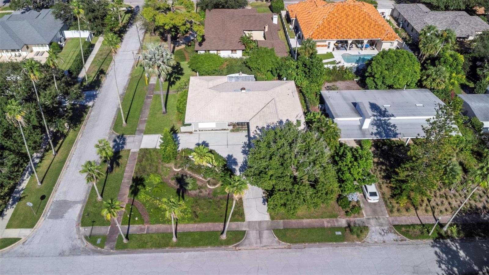 BELLEAIR ESTATES - Residential