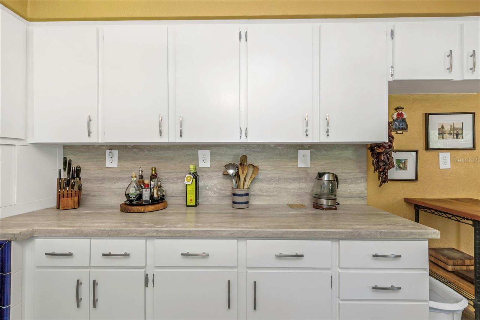 BELLEAIR ESTATES - Residential