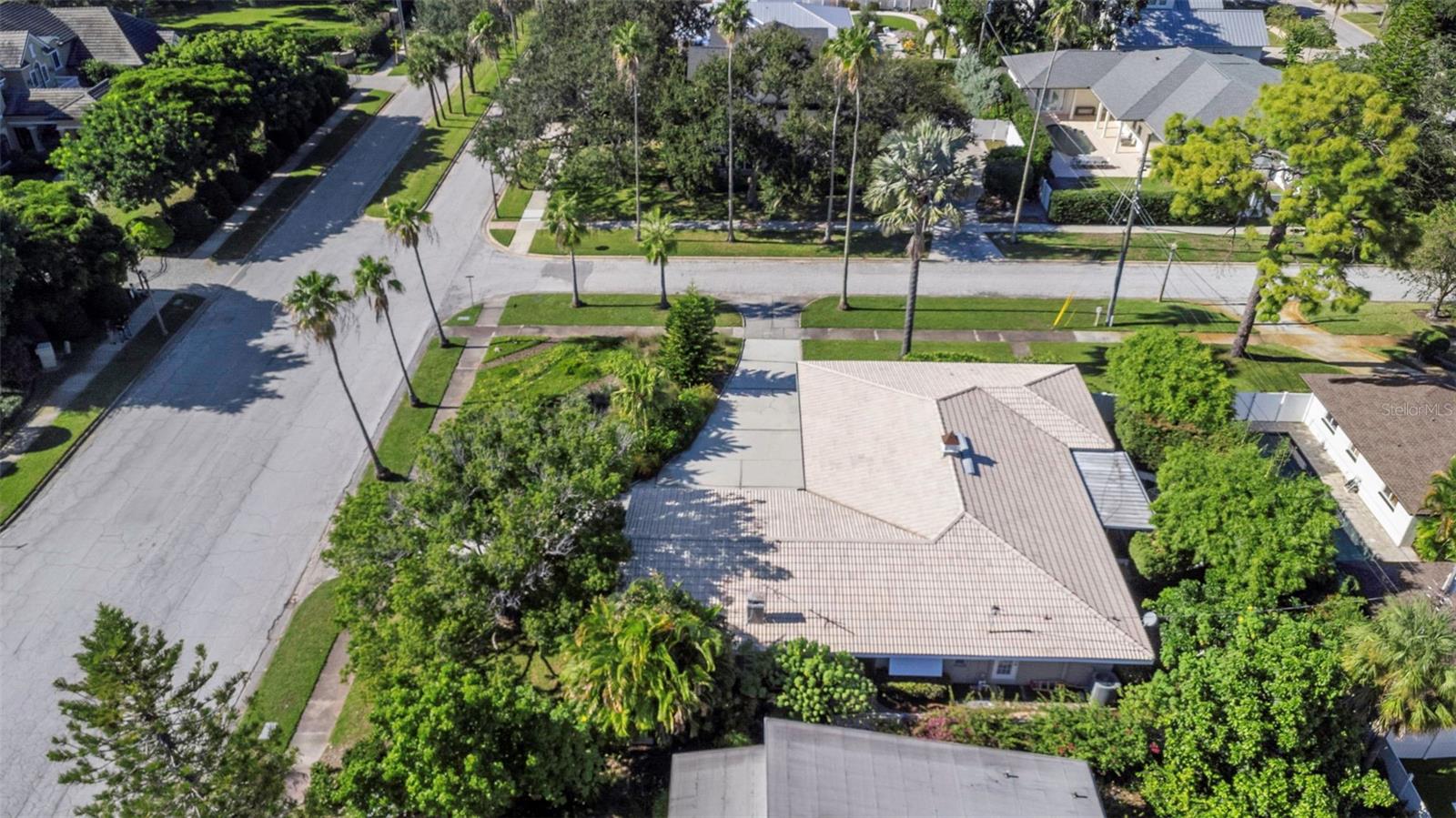BELLEAIR ESTATES - Residential