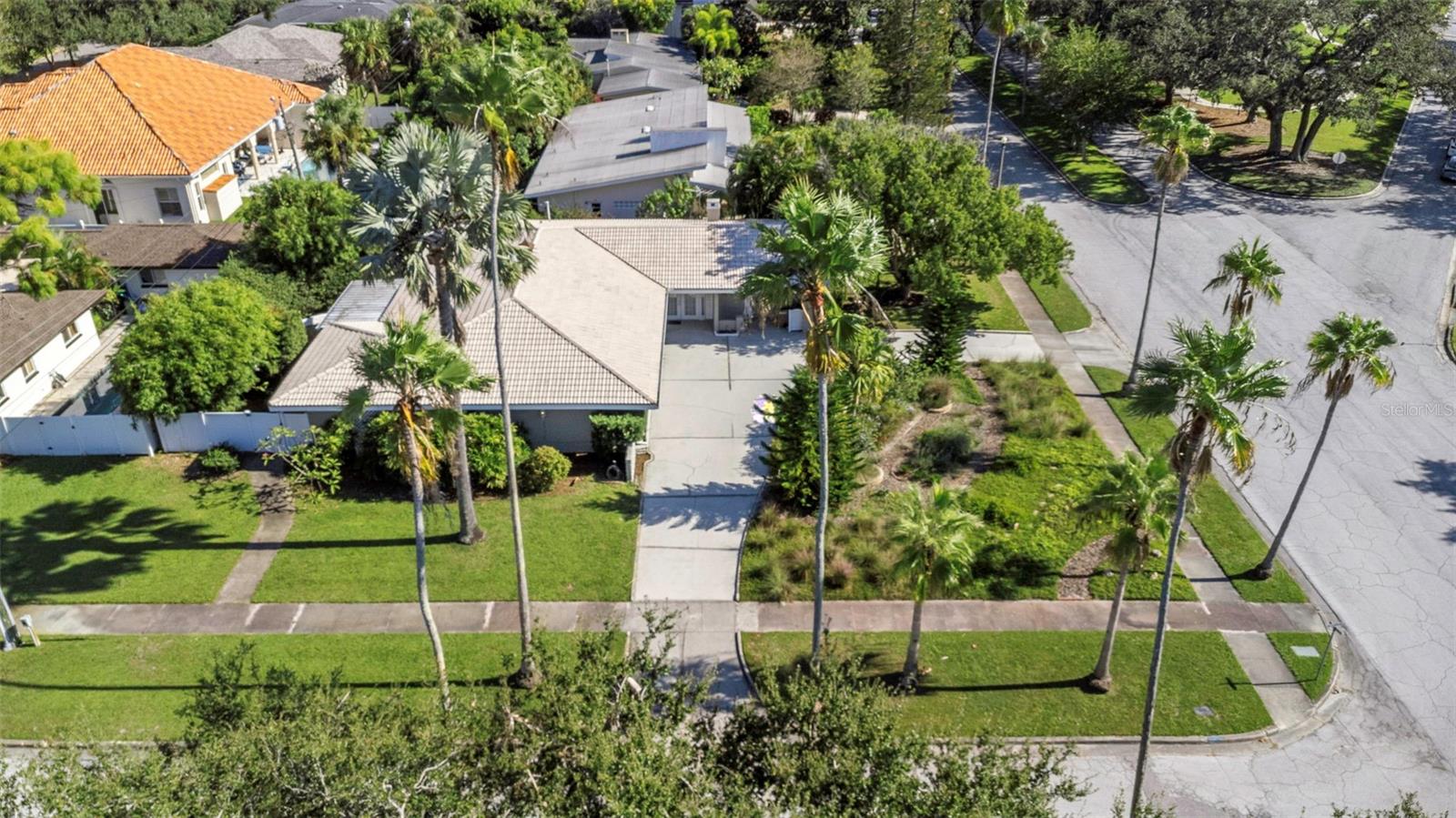 BELLEAIR ESTATES - Residential