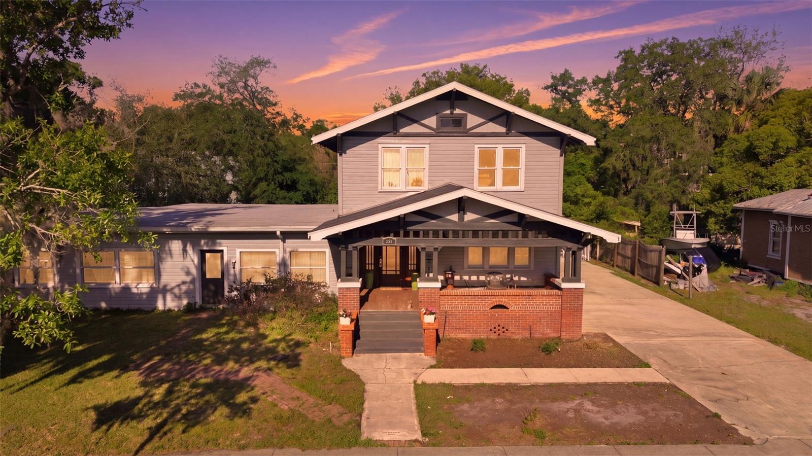 812 SANFORD AVENUE