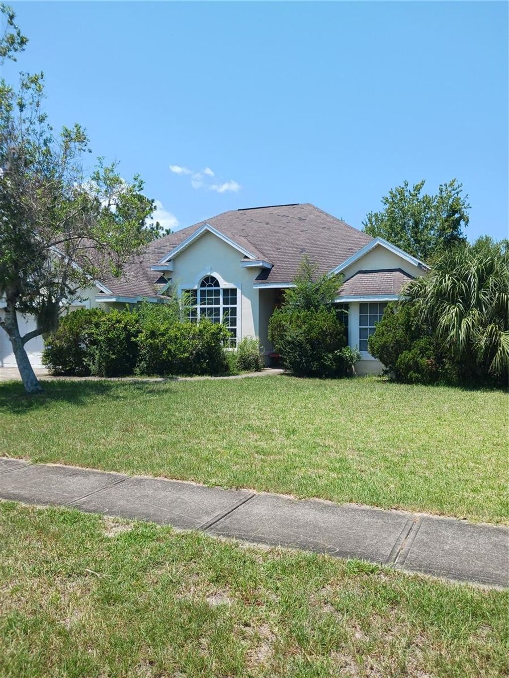 Photo of 10 Southern Trace Boulevard, Ormond Beach, FL 32174 (MLS # V4944045)