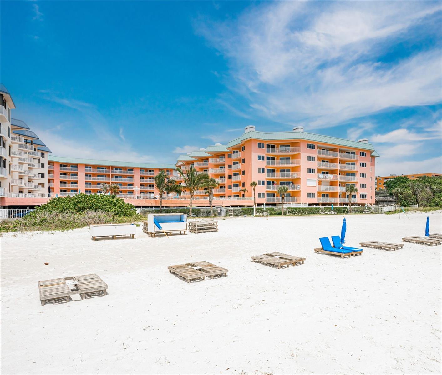 BEACH COTTAGE CONDO - Residential