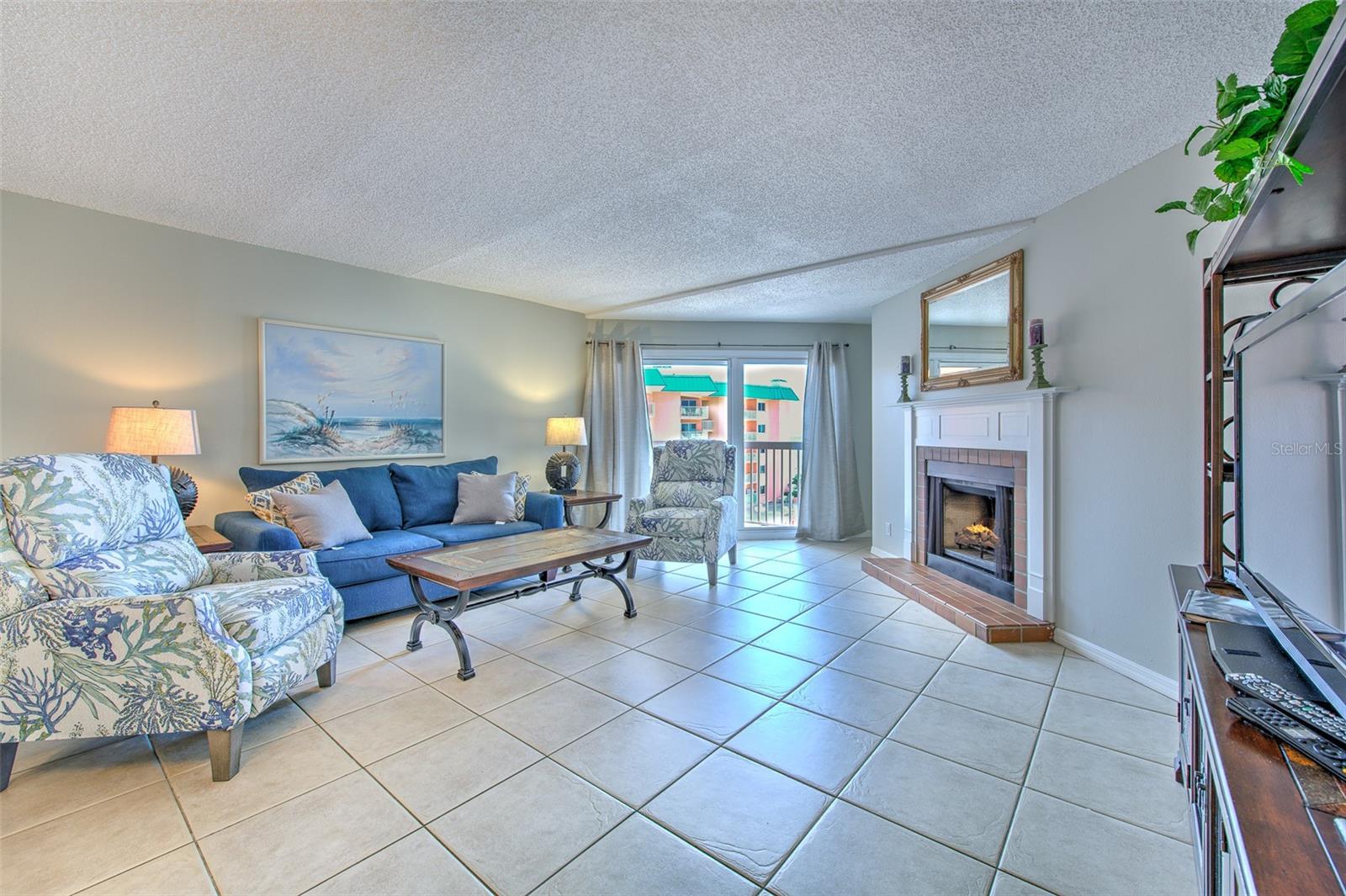 BEACH COTTAGE CONDO - Residential