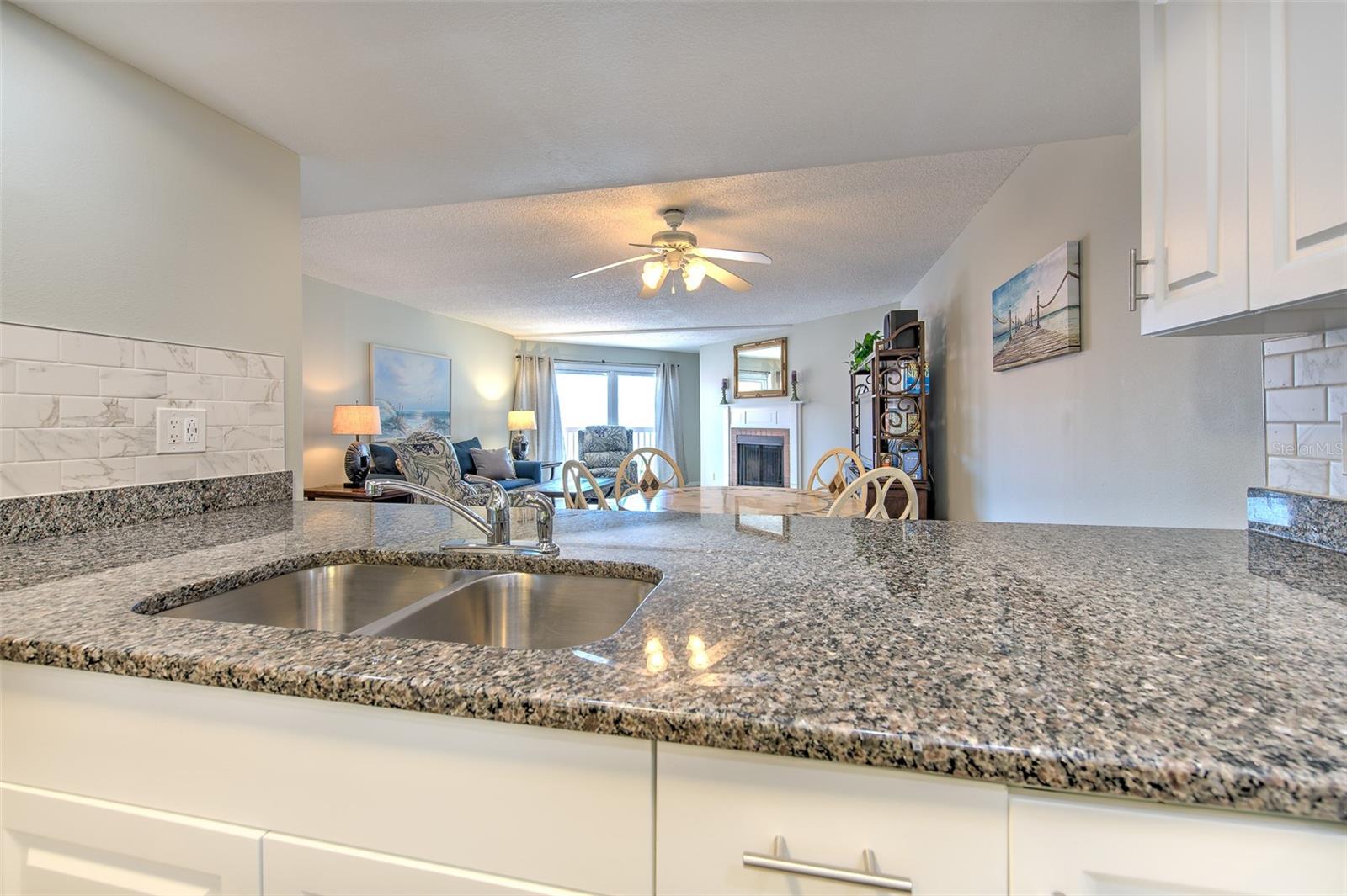 BEACH COTTAGE CONDO - Residential