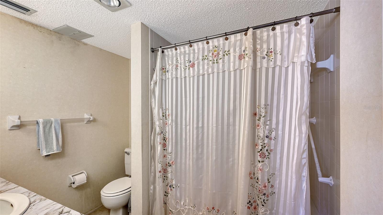 THE RIVERVIEW - Residential