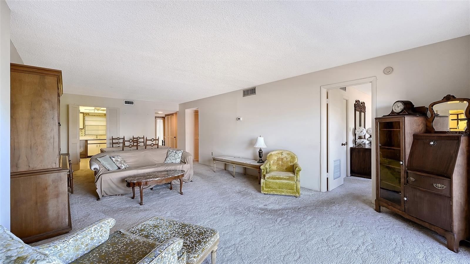 THE RIVERVIEW - Residential