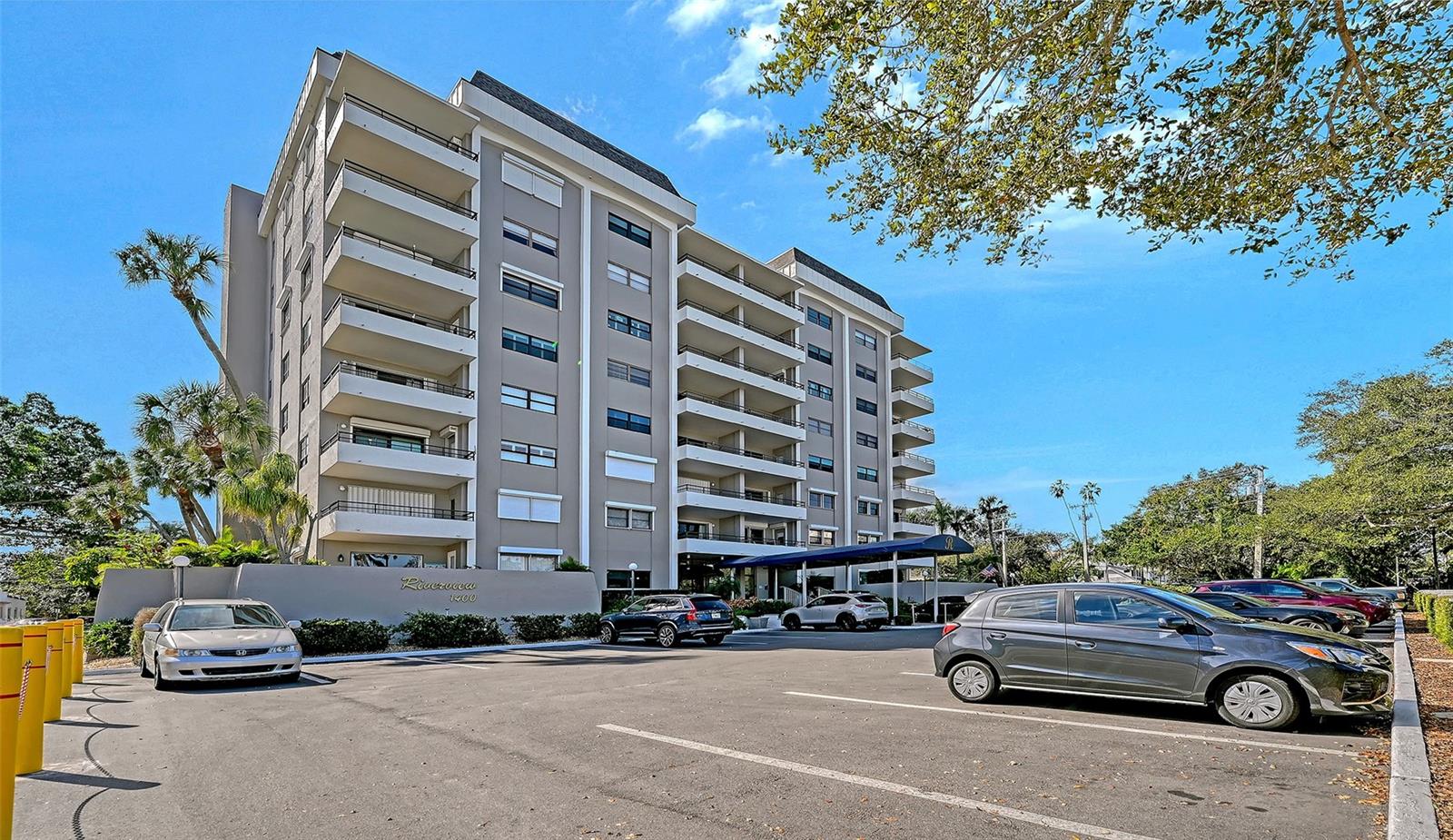 THE RIVERVIEW - Residential