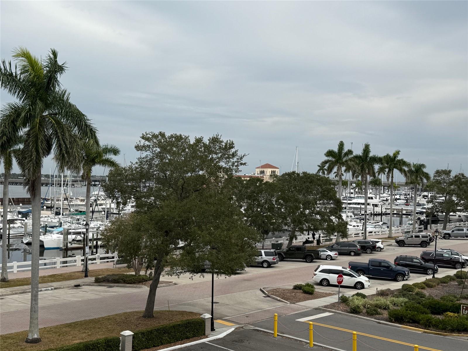 THE RIVERVIEW - Residential