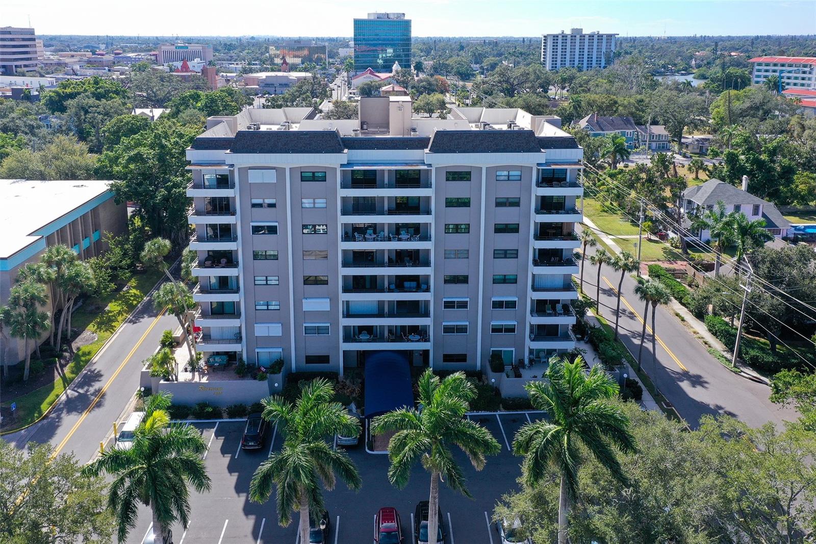 THE RIVERVIEW - Residential