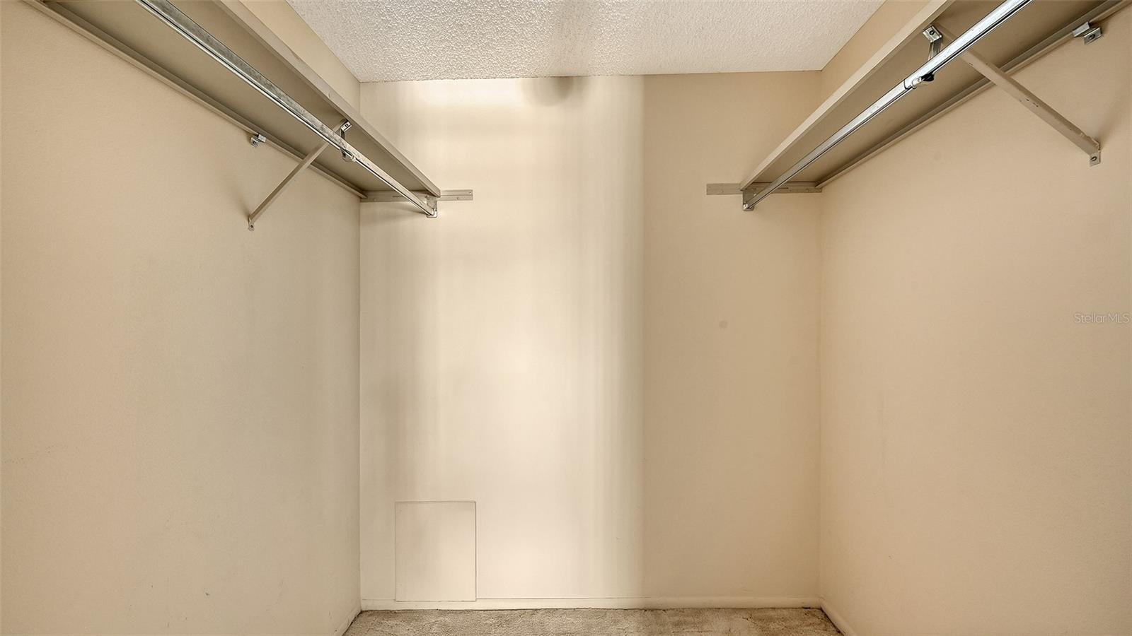 THE RIVERVIEW - Residential