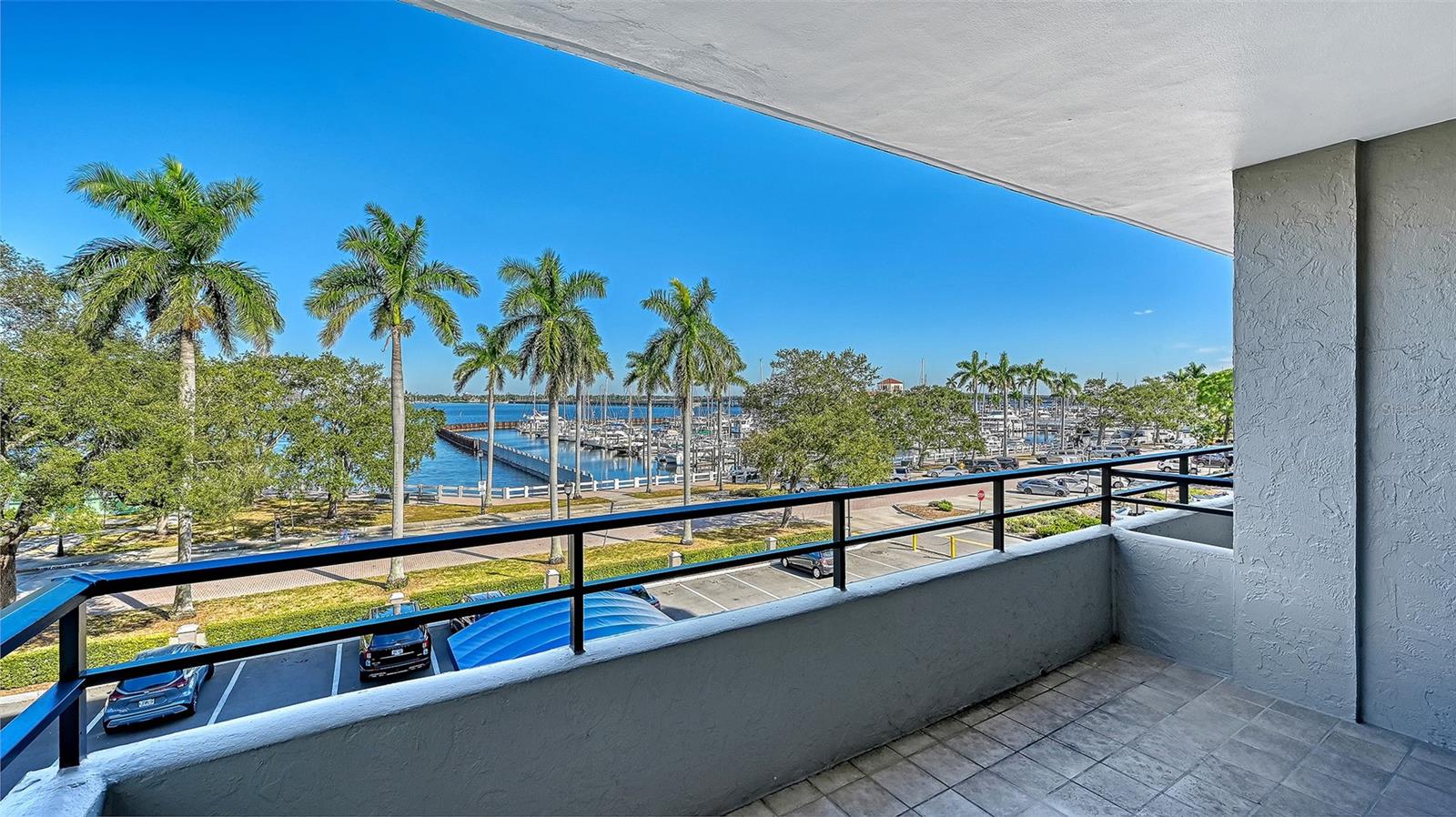 THE RIVERVIEW - Residential