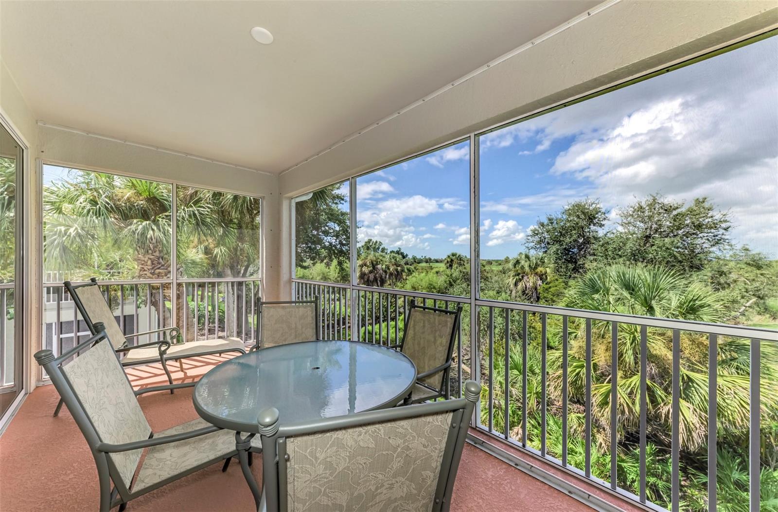 RIVERWOOD - Residential