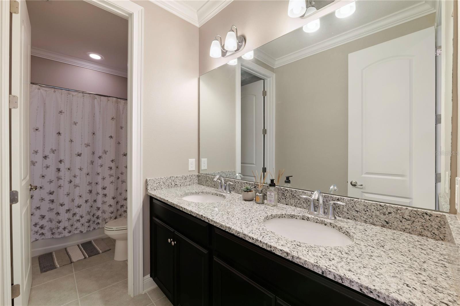 WATERSIDE/JOHNS LK-PH 1 - Residential