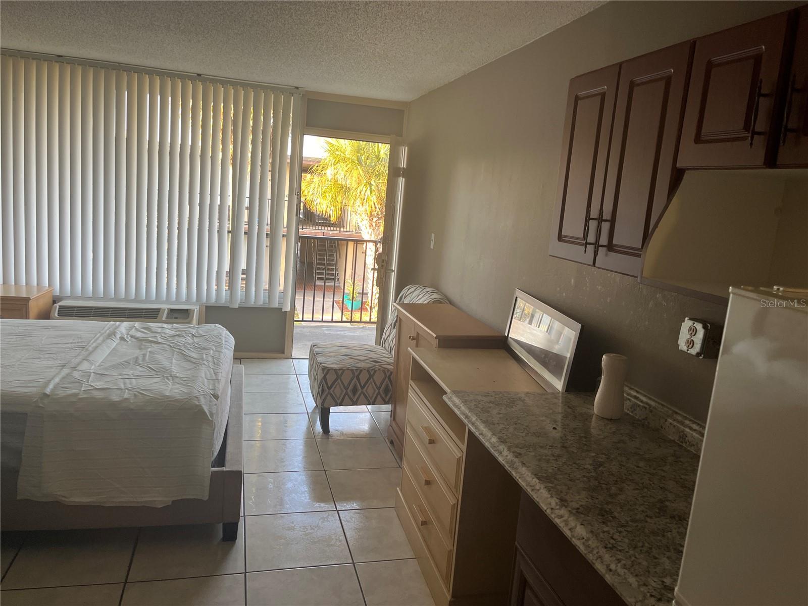 SANDLAKE COURTYARDS CONDO 5901/3515 - Residential