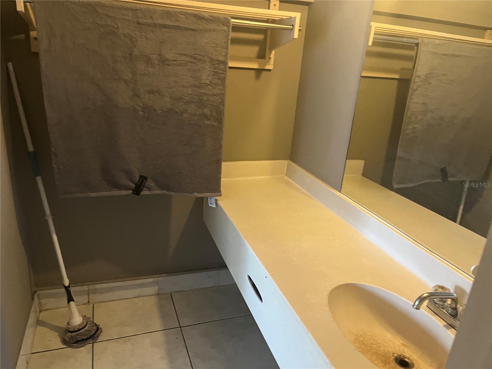 SANDLAKE COURTYARDS CONDO 5901/3515 - Residential