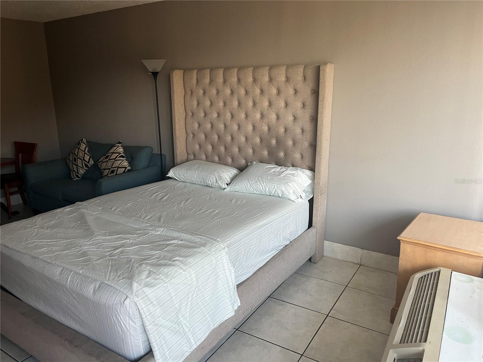 SANDLAKE COURTYARDS CONDO 5901/3515 - Residential