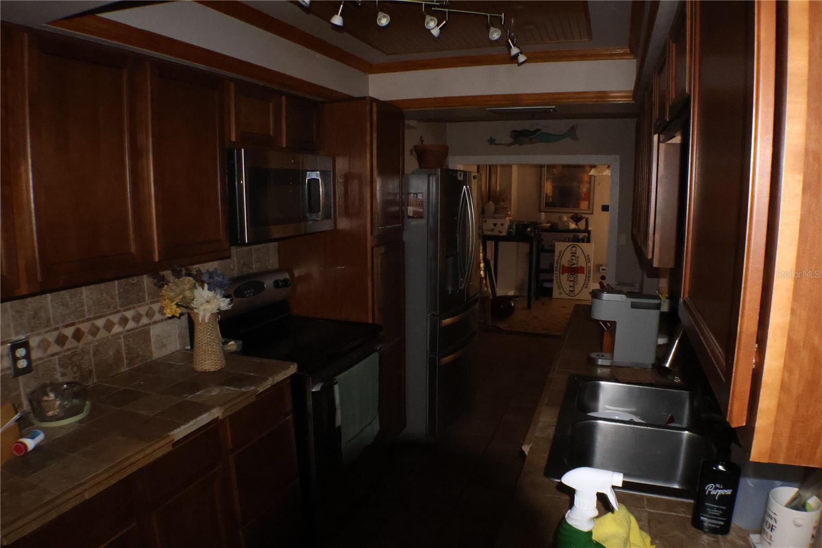 FAIRWAY OAKS CONDO - Residential