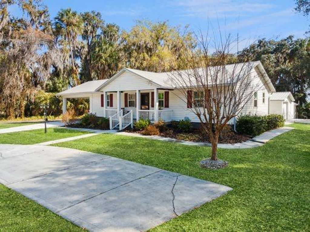 Photo of 10744 W Beach Parkway, Lake Wales, FL 33898 (MLS # P4937978)