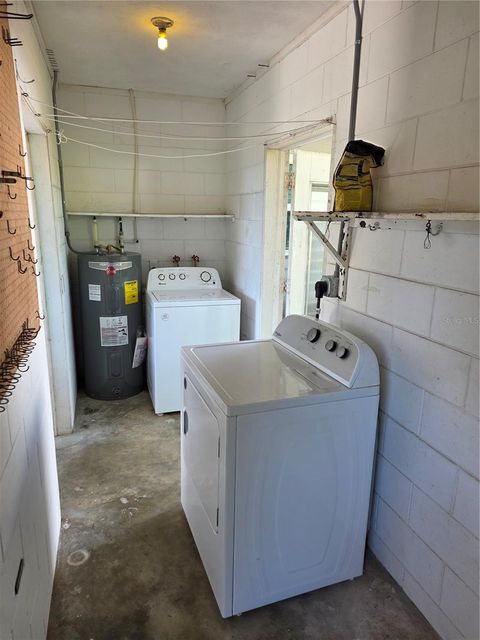 Tiny photo for 915 Norman Drive, Mount Dora, FL 32757 (MLS # G5109887)