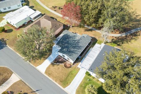 A home in LADY LAKE