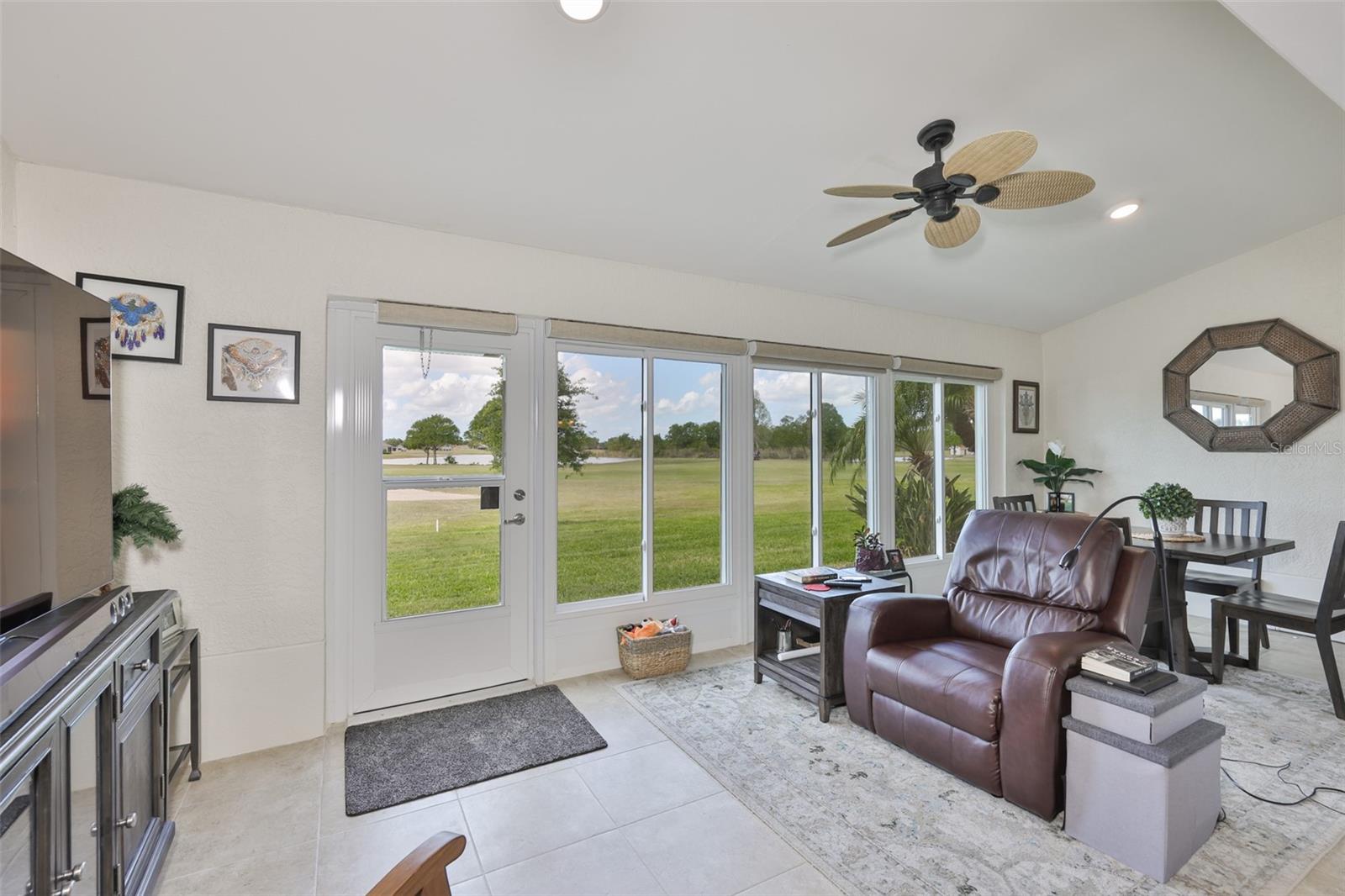 BROOKFIELD CONDO - Residential