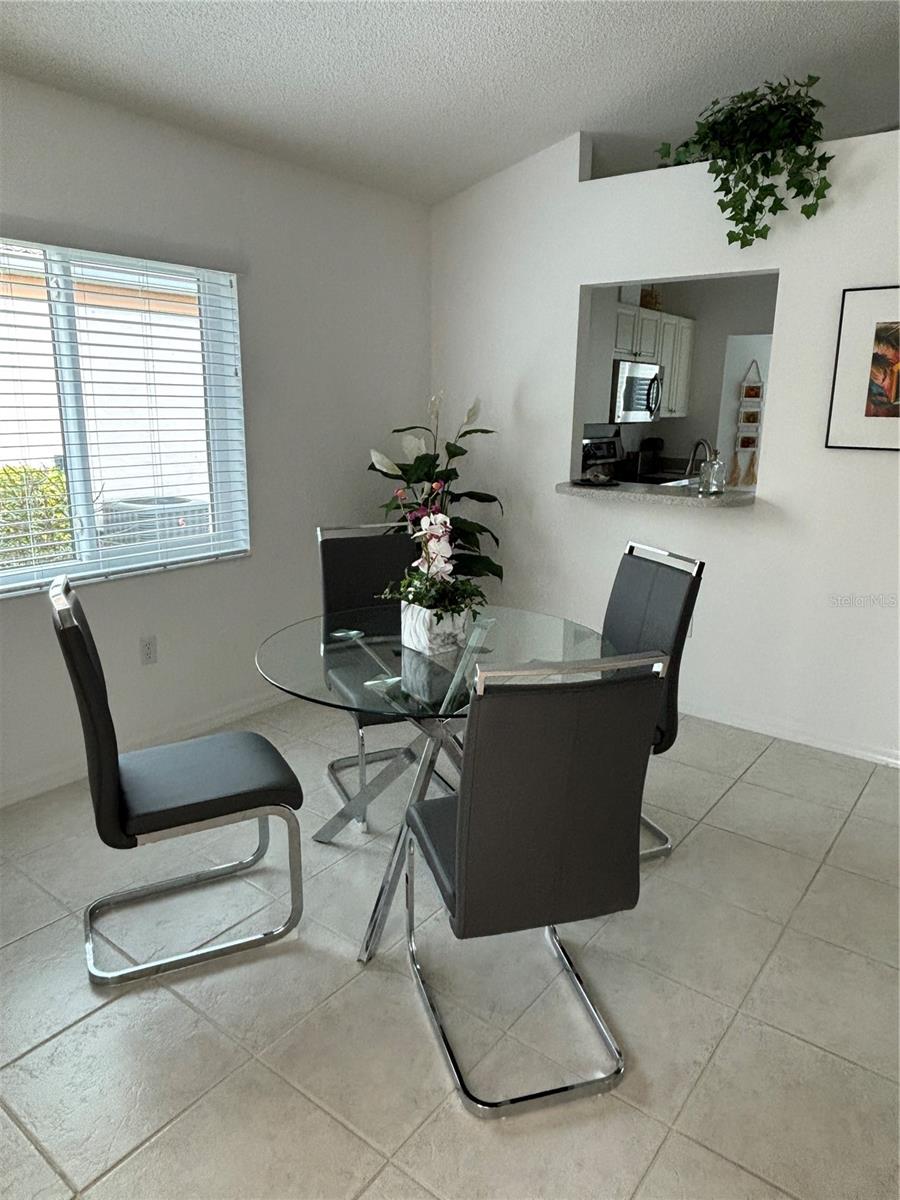 PALM VILLAS - Residential Lease