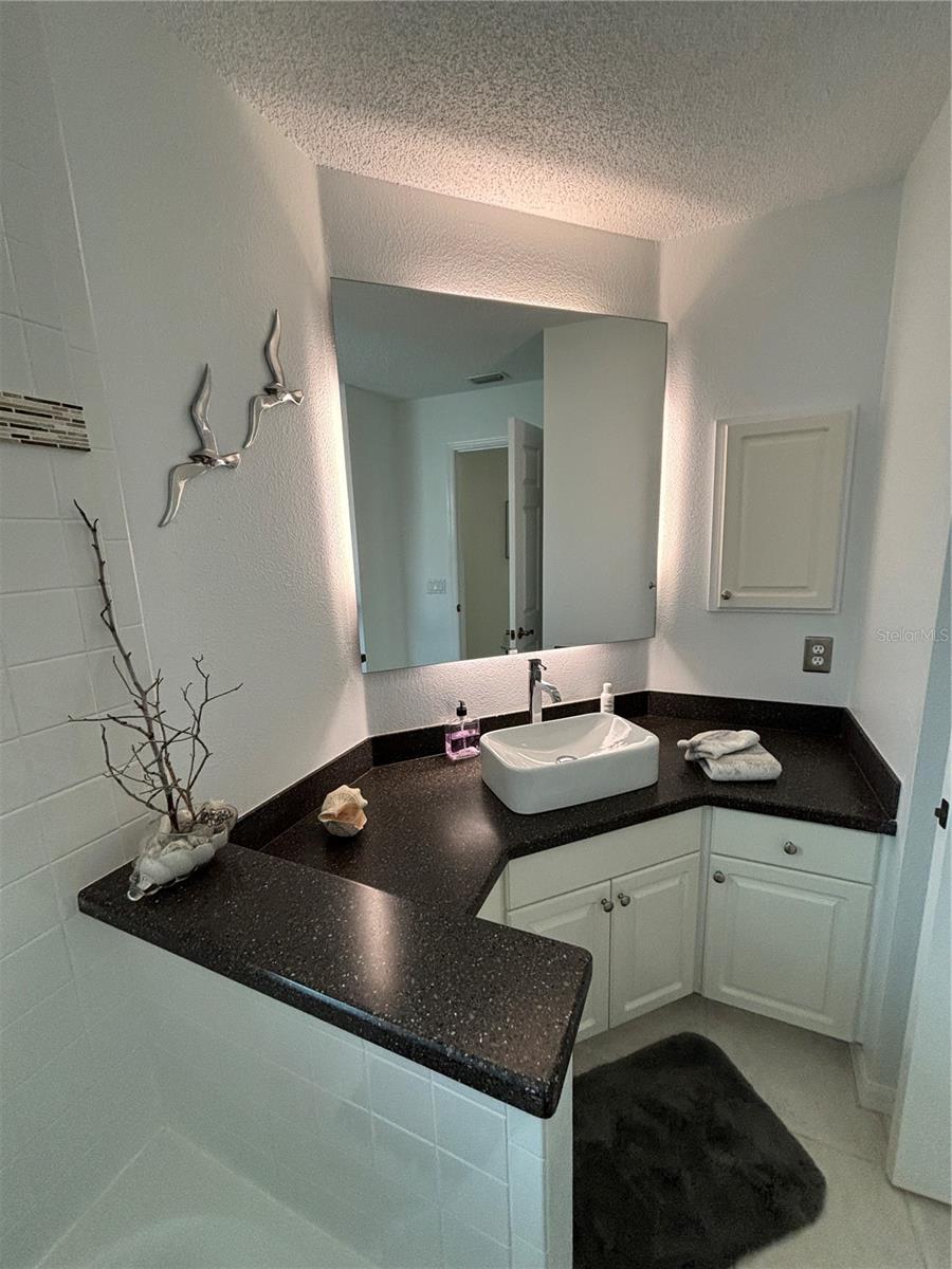 PALM VILLAS - Residential Lease