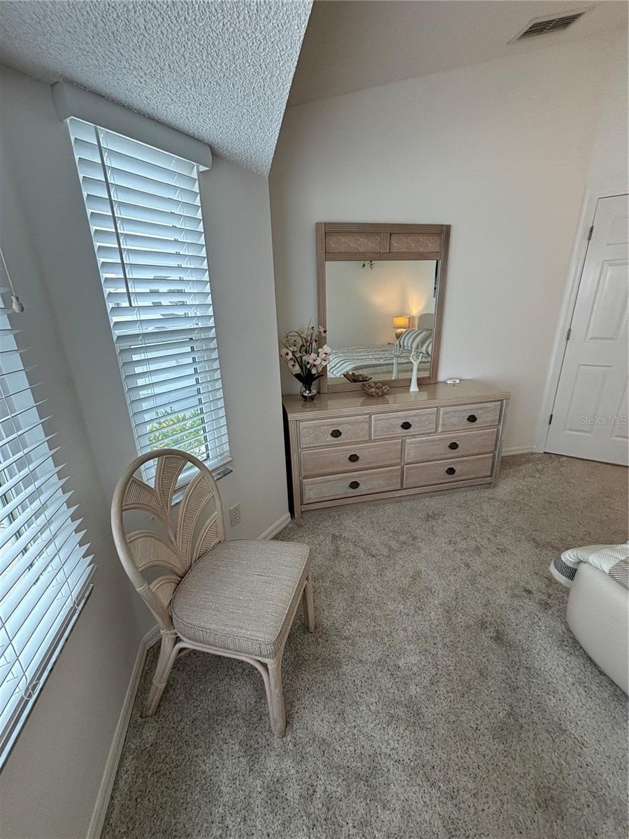 PALM VILLAS - Residential Lease