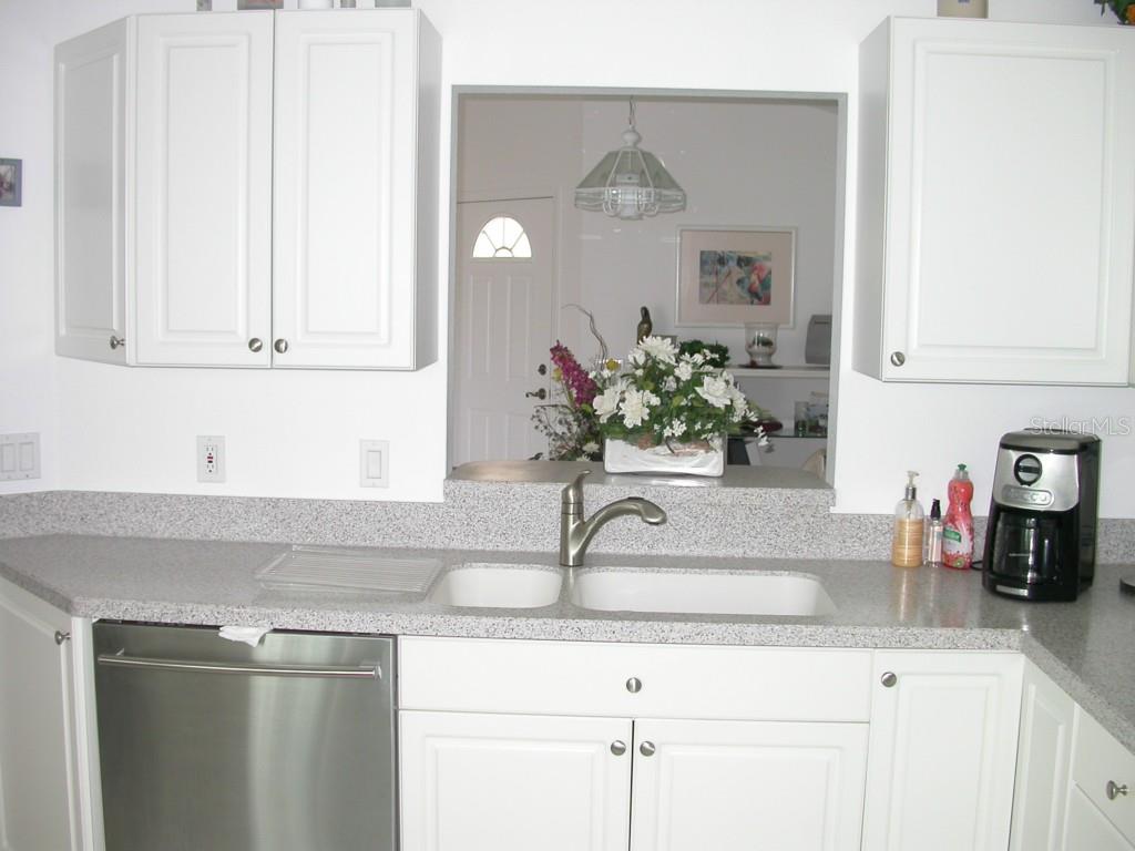 PALM VILLAS - Residential Lease