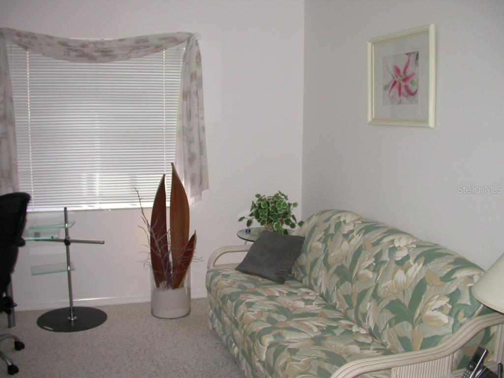 PALM VILLAS - Residential Lease
