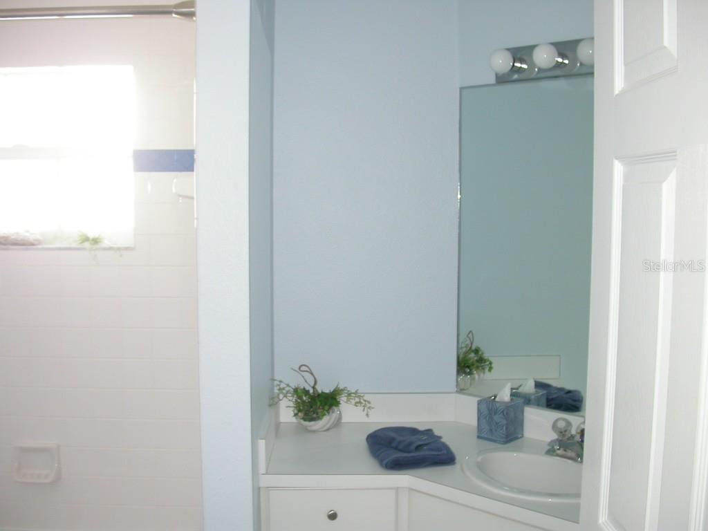 PALM VILLAS - Residential Lease