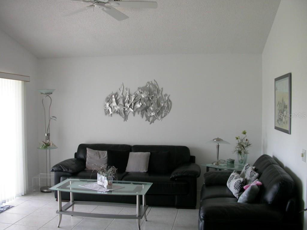 PALM VILLAS - Residential Lease
