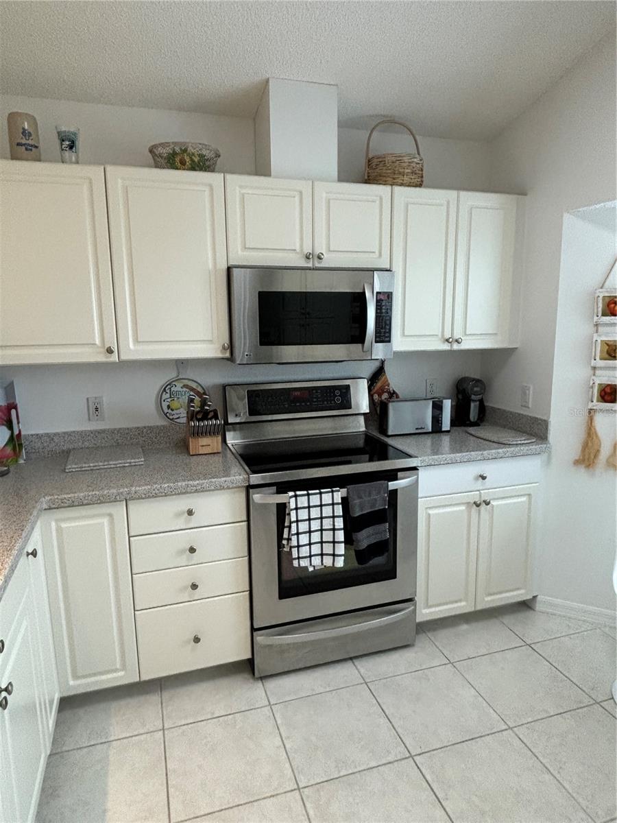 PALM VILLAS - Residential Lease