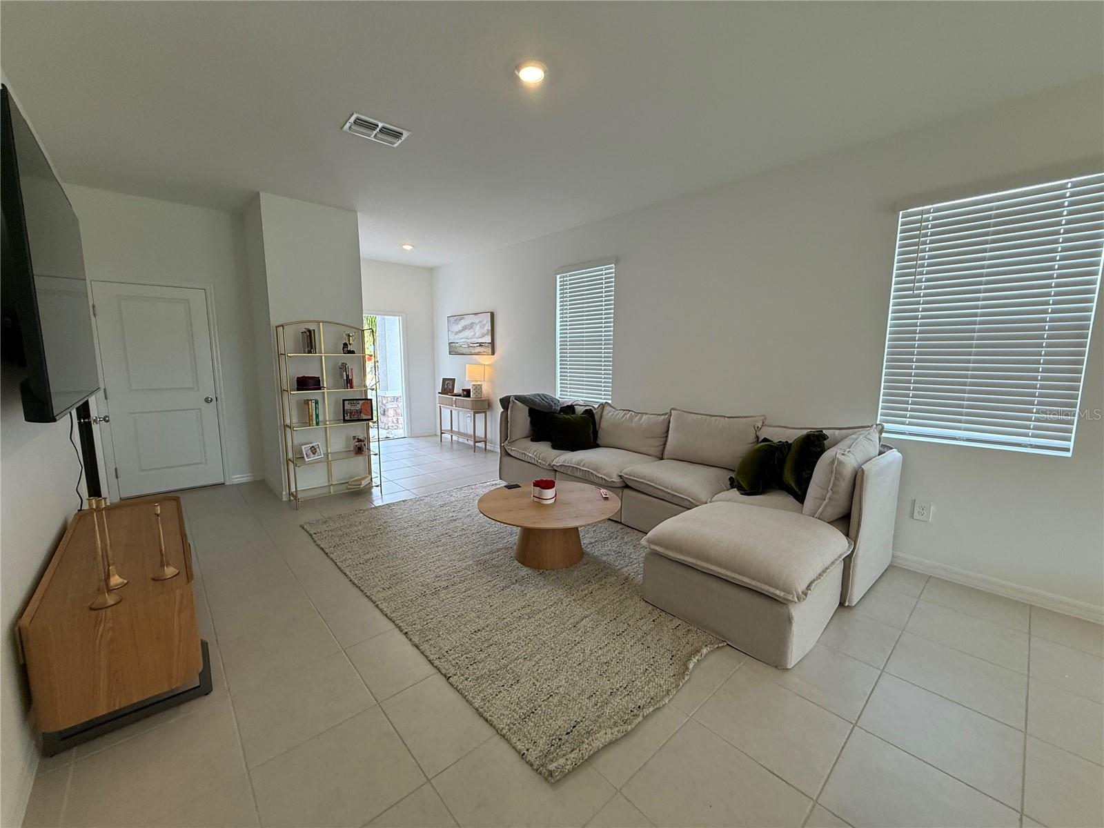 TOWNES AT SOUTHSHORE POINTE - Residential Lease