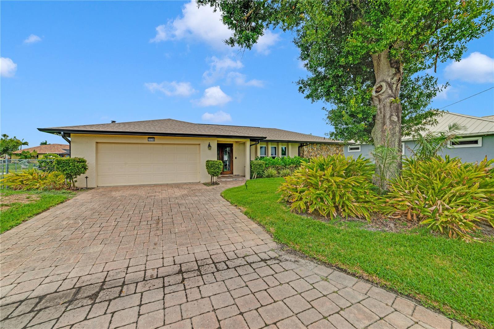2339 SE 27TH STREET, CAPE CORAL, FL, 33904/$499,990 3 2339 SE 27TH STREET