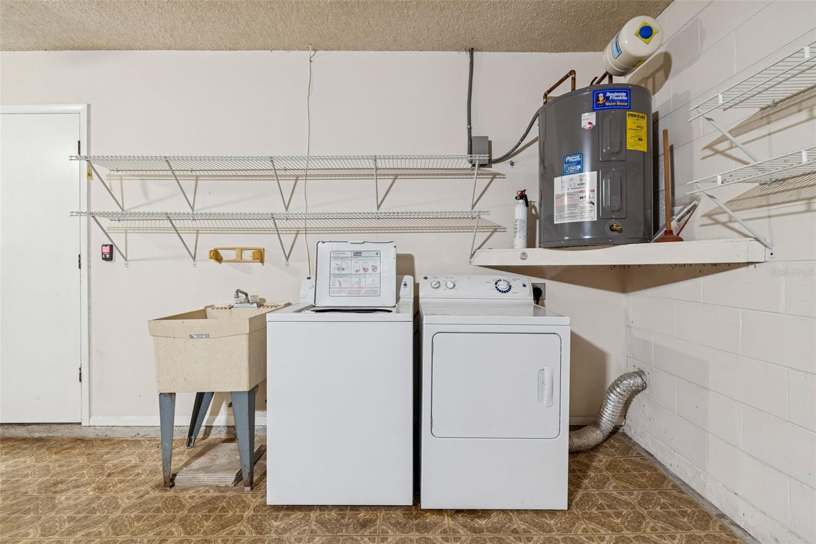 BEACON MEADOWS UNIT 1 - Residential