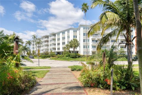 Photo of 1100 N Shore Drive NE #505, St Petersburg, FL 33701 (MLS # TB8498520)