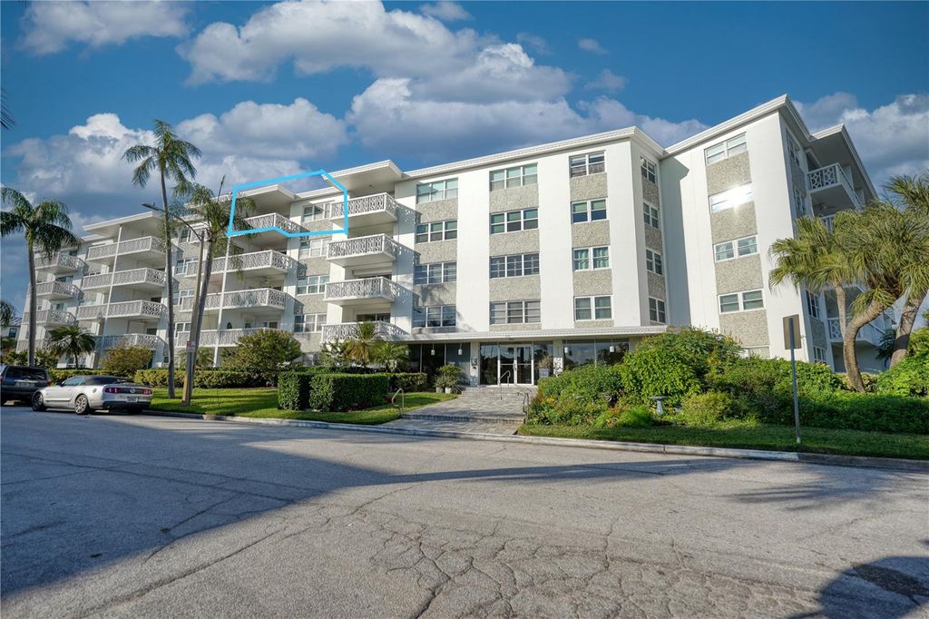 Photo of 1100 N Shore Drive NE #505, St Petersburg, FL 33701 (MLS # TB8498520)
