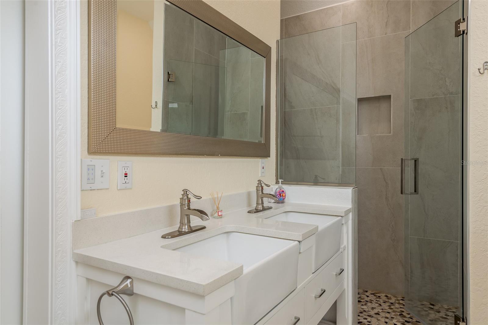 BURGHSTREAMSS SUB - Residential