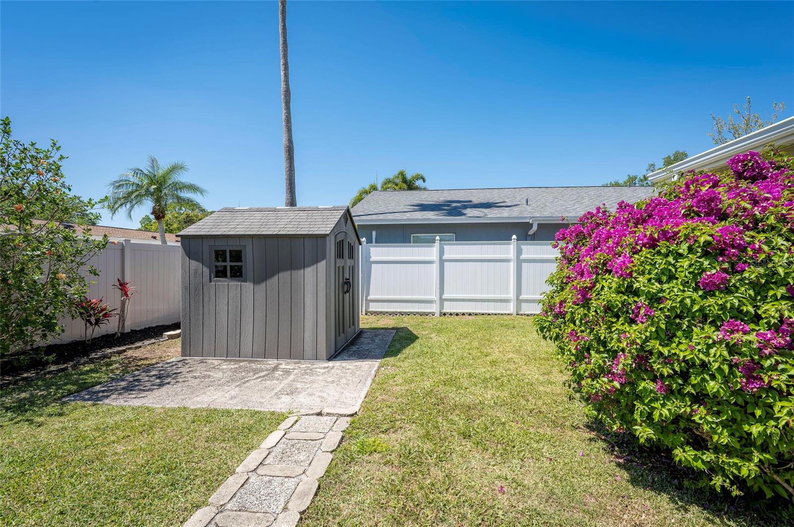 SEMINOLE WOODLANDS - Residential