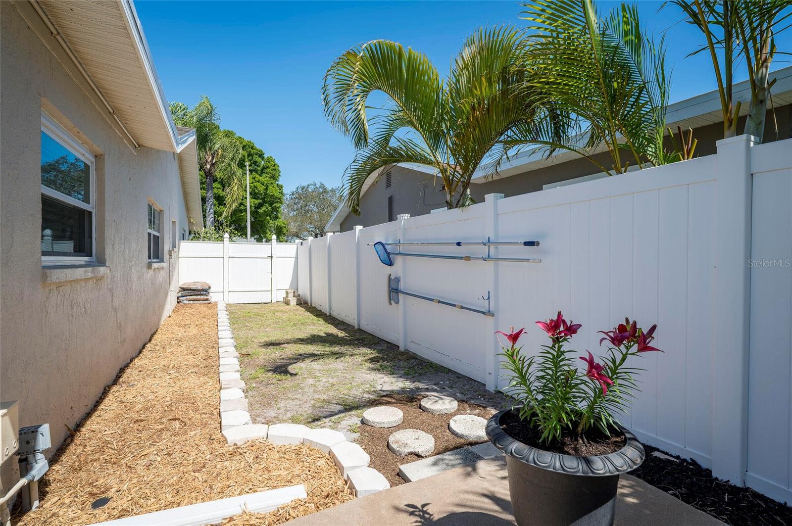 SEMINOLE WOODLANDS - Residential