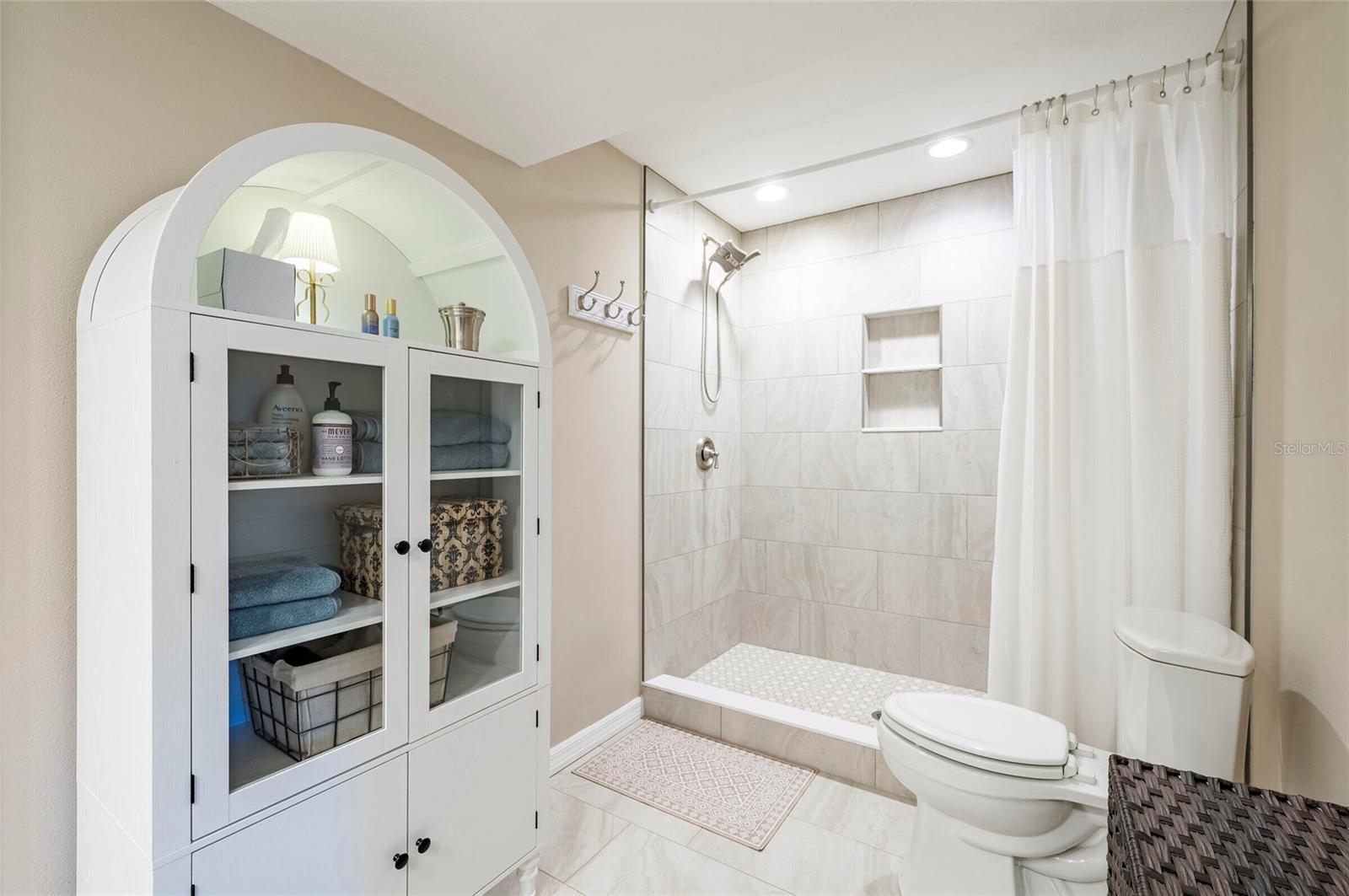 SEMINOLE WOODLANDS - Residential