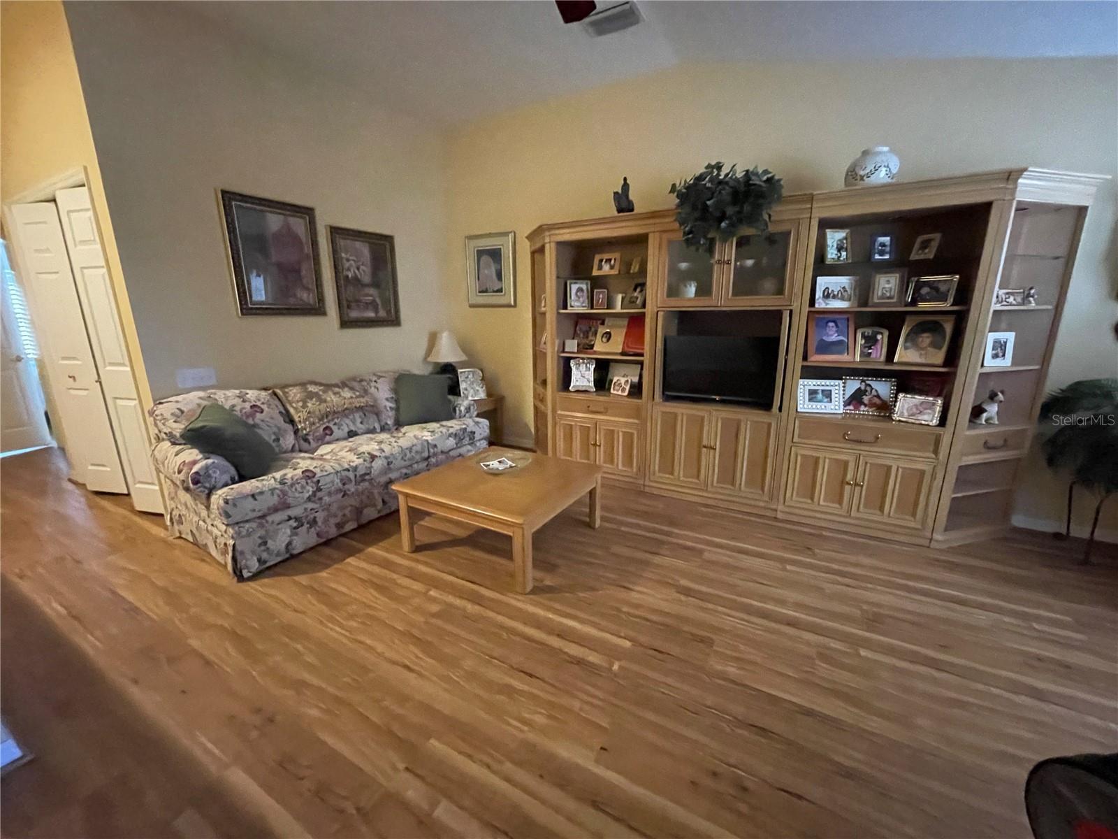 COVERED BRIDGE TWNHMS - Residential