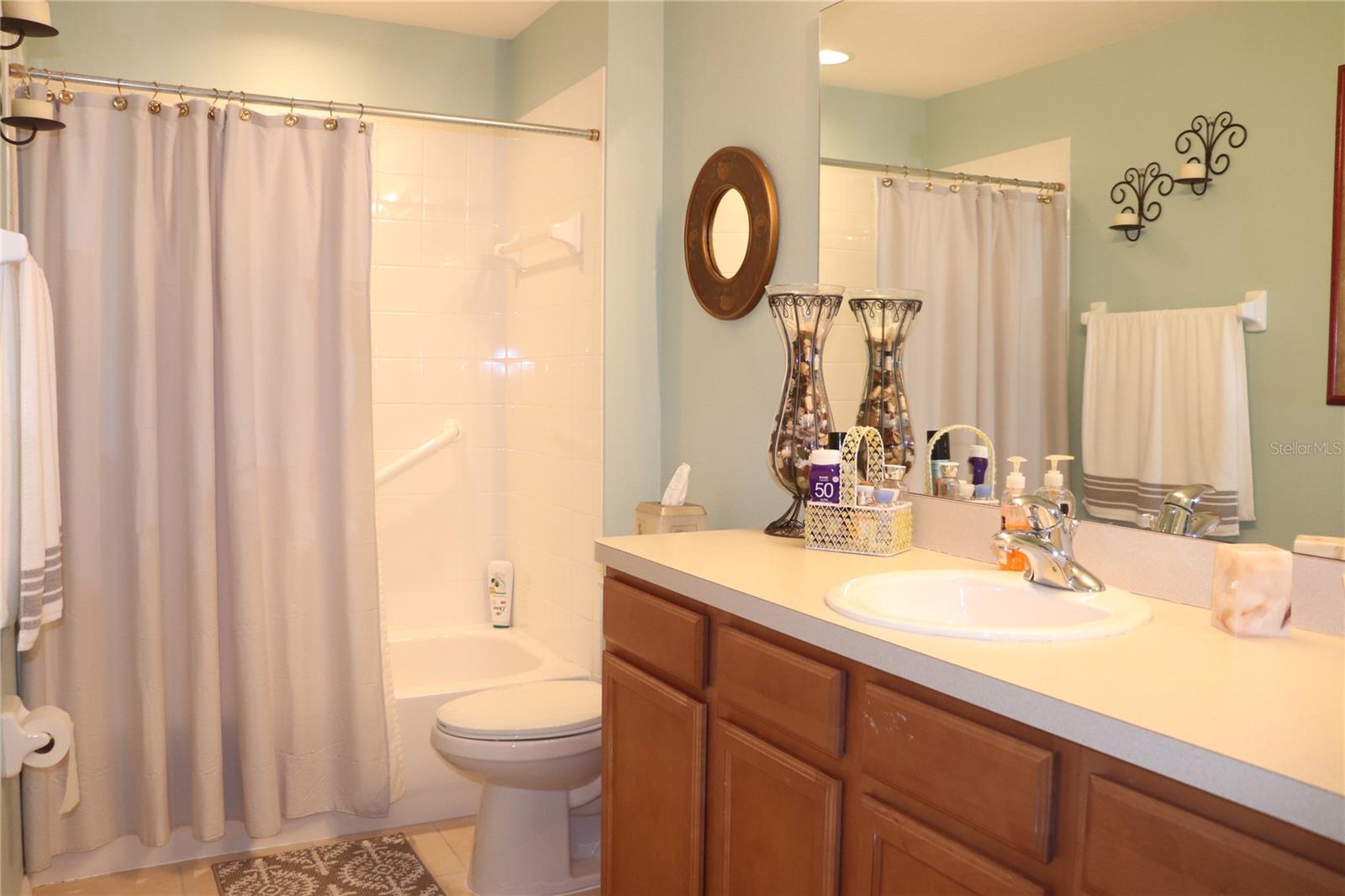 COVERED BRIDGE TWNHMS - Residential