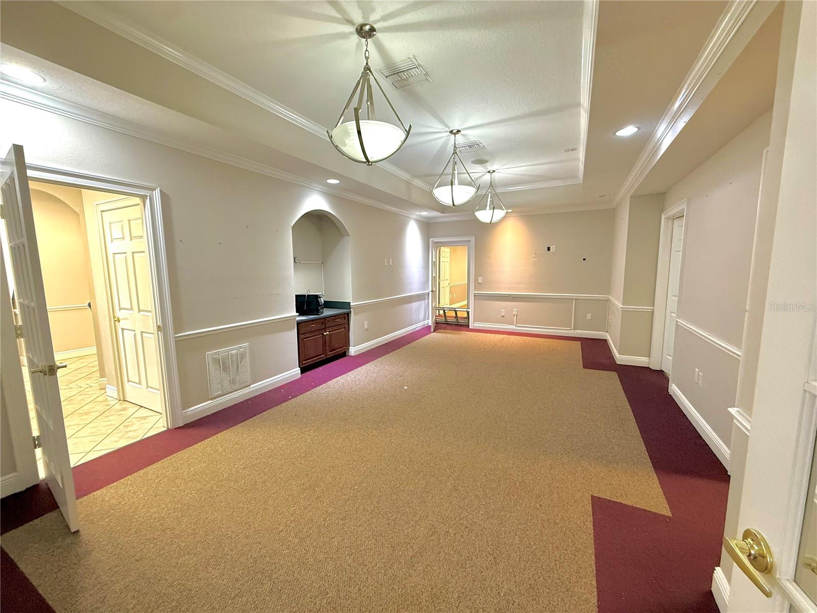 BLOOMINGDALE OAKS EXECUTIVE PA - Commercial Lease